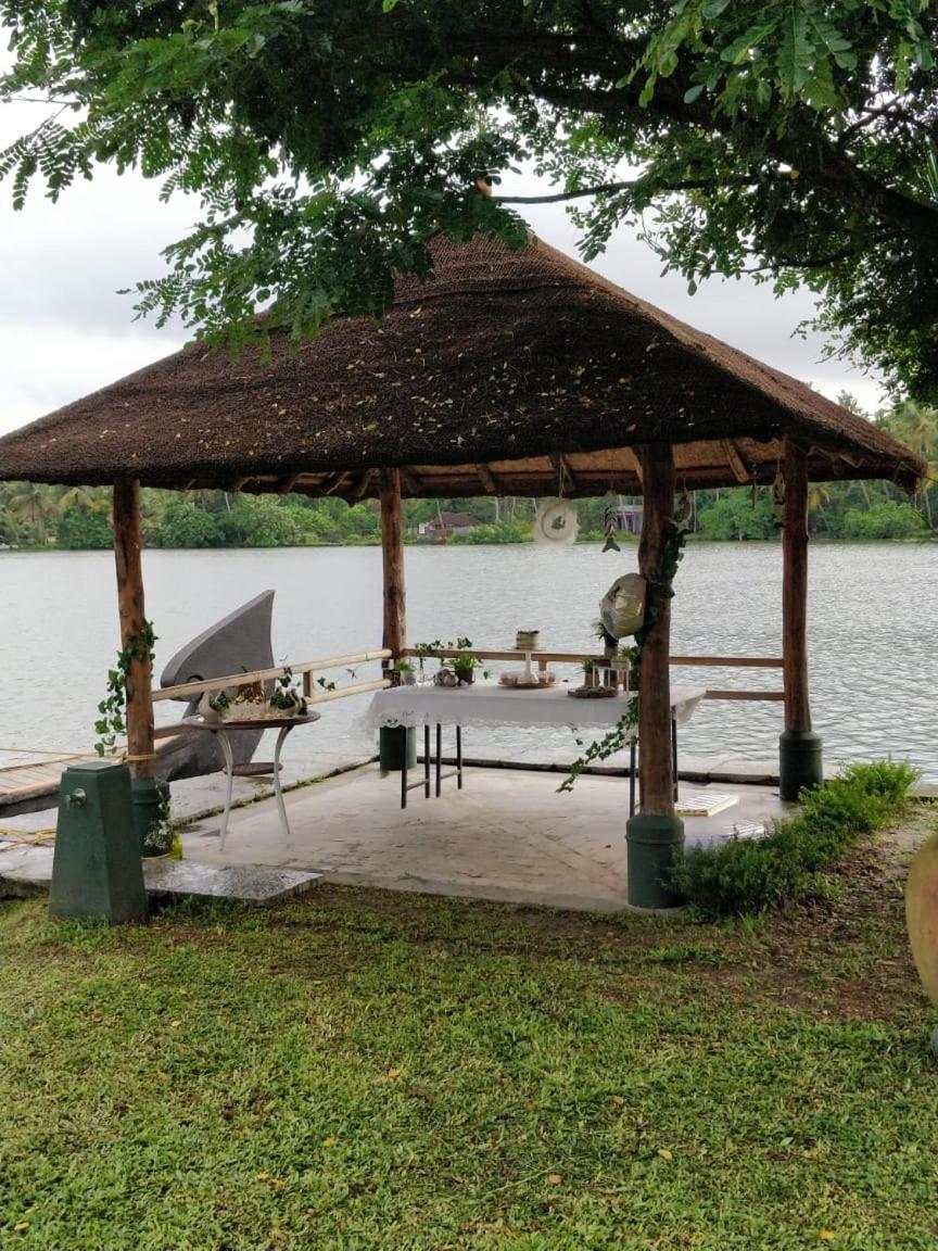 Baymaas Lake House Kochi 外观 照片